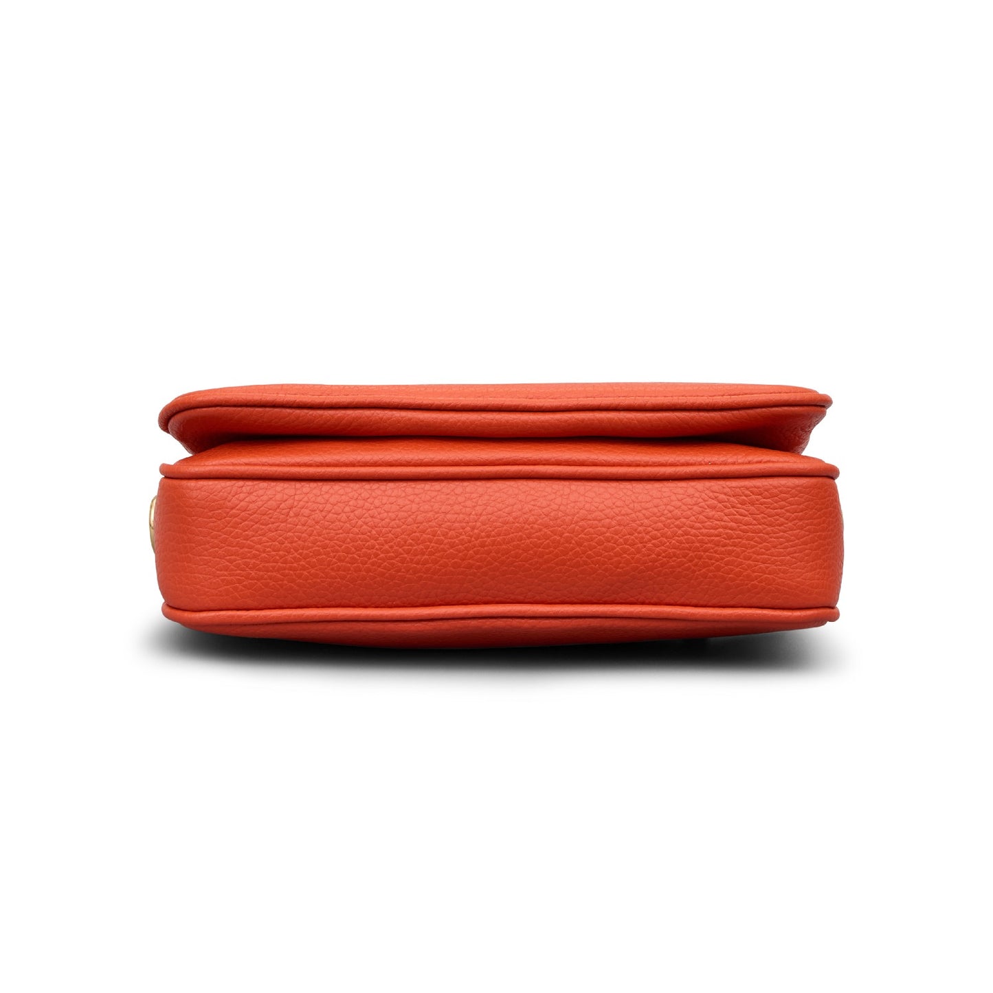 Chic&Compact-leather crossbody bag for every occasion.